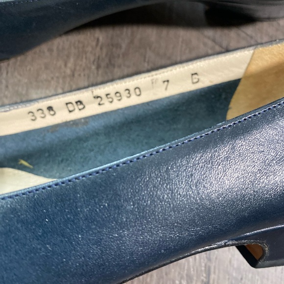 SALVATORE FERRAGAMO Leather Womens Heels - Picture 7 of 9